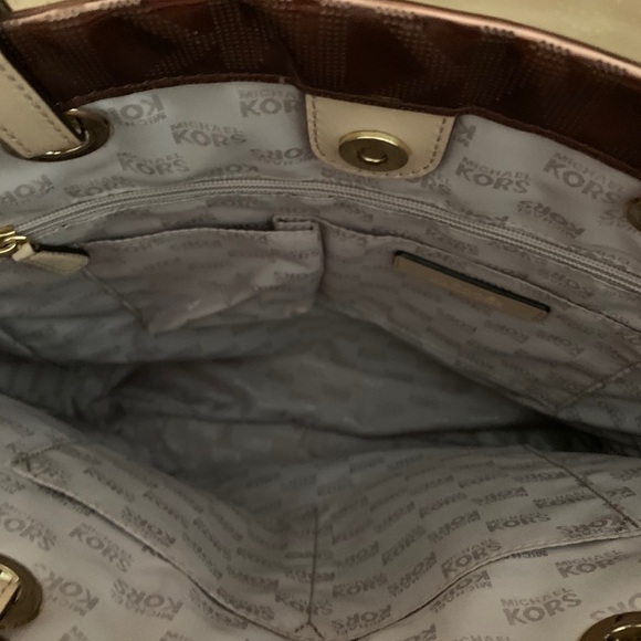 Michael Kors Signature Mirror Metallic Tote - Picture 5 of 14